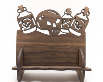 Visitekaartjeshouder Skulls & Potions: notenhoutfineer bureauopberger