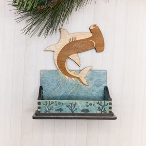 Titular de la tarjeta de visita Hammerhead Shark para escritorio, Titular de la tarjeta de escritorio Shark, Regalo entusiasta del océano para la oficina, Regalo personalizado