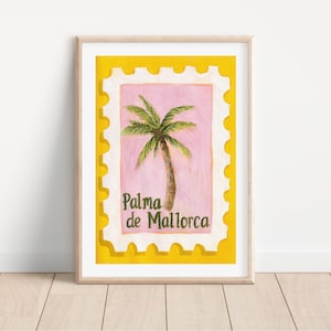 May include: An illustrated print of a palm tree in yellow and pink with the text "Palma de Mallorca" on a white background.