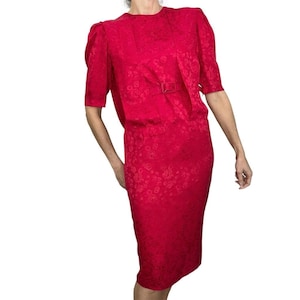 Vintage jaren 80 Maggy London 100% zijde rode midi-jurk met ceintuur en halflange mouwen met bloemenprint 6