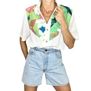 Vintage 80s 90s Canadian made short sleeve white green floral boxy grandmacore retro blouse 12