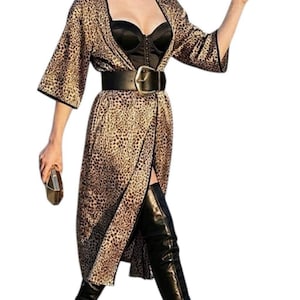 Vintage 90-tals Natori leopardmönstrad kimono med halv ärm och dustermönster M