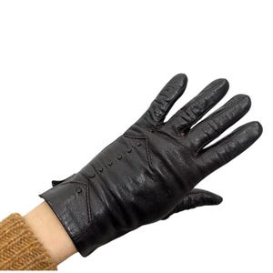 Vintage dunkelbraune made in Ungarn piqué genähte gefütterte Leder Handgelenk Länge kurze Handschuhe 7