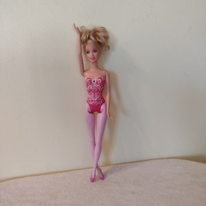 Vintage Ballerina Barbie Mattel 1999 # 2239. Doll Dress In Pink. Size 11 IN Tall. Made In Indonesia.