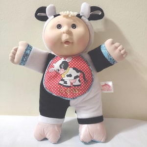 Vintage Cabbage Patch Kids plyschko docka. Storlek 30 cm hög. Flerfärgad.