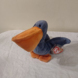 Vintage  TY Scoop Pelican 1996. The Beanie Baby Collection.  DOB-July 1, 1996. Rare Find. Size 5&#39;&#39; tall.