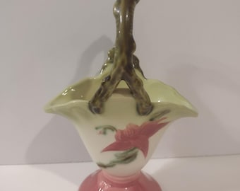 Cesto in ceramica vintage Art Hull Woodland, alto 8 3/4 pollici. Prodotto negli Stati Uniti.