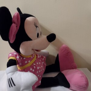 VINTAGEDISNEYMINNIE PLUSH DOLL, SIZE 25" TALL. EXCELLENT CONDITION. MADE IN USA.