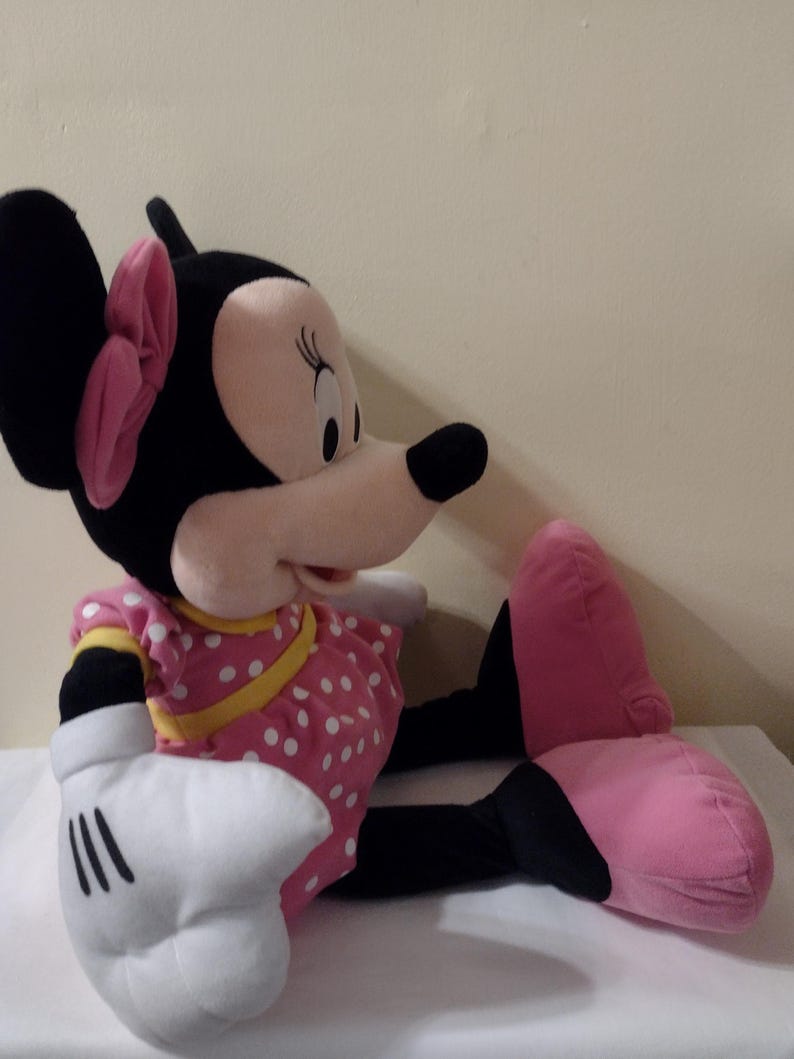 VINTAGEDISNEYMINNIE PLUSH DOLL, SIZE 25" TALL. EXCELLENT CONDITION. MADE IN USA.