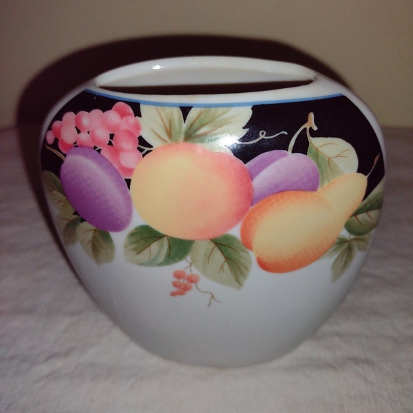 Vintage Russ Berrie Four Season Fruit Pattern Vase. Oakland New Jersey. Made In Japan. 4 -1/4"tall, 5"wide.