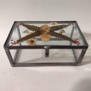 Vintage Pressed Flower Glass Jewelry Box Size 2&quot; Tall, 5&quot; Wide.