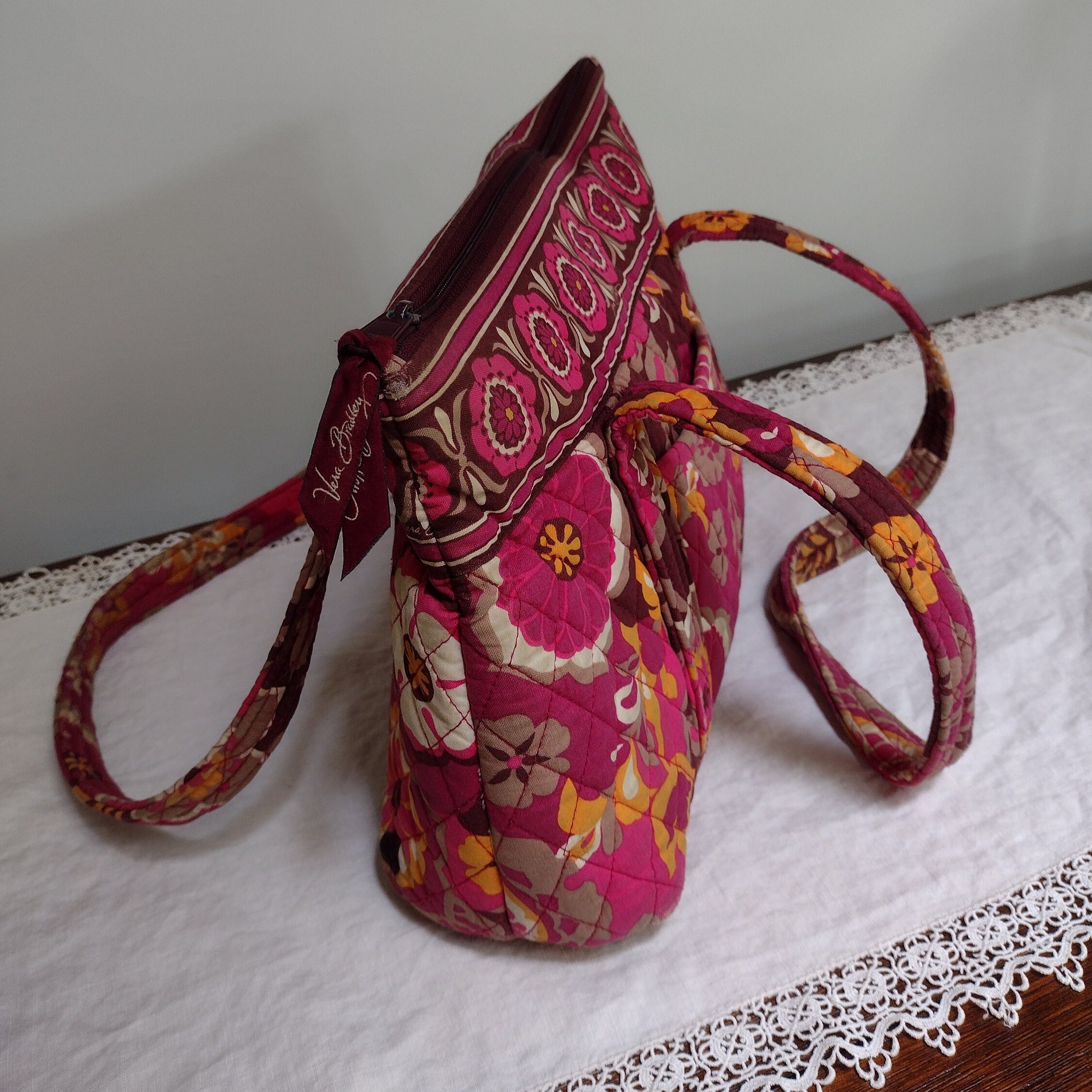 Vintage Vera Bradley Shoulder Bag. Floral Pattern With 6 Slip, and