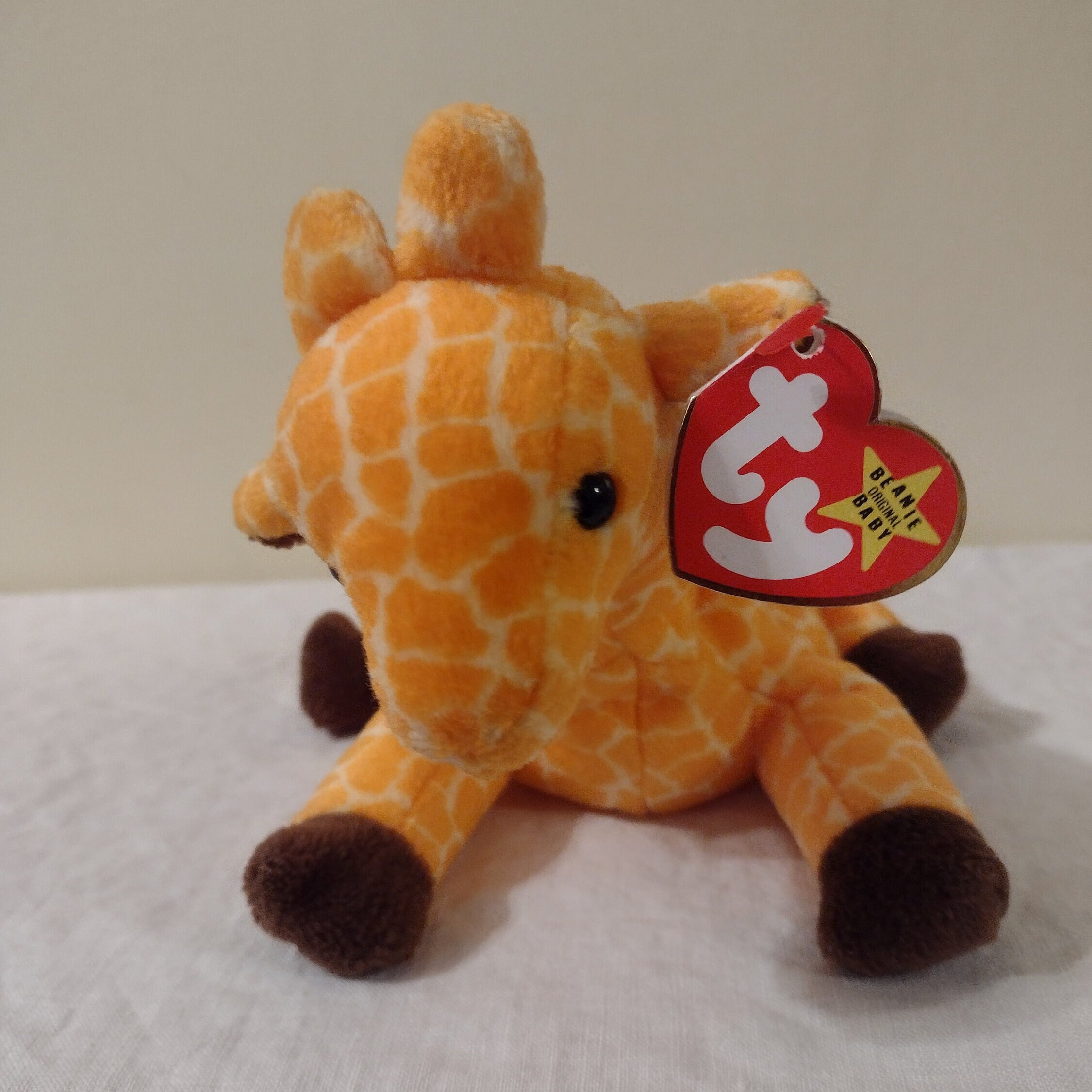 Vintage TWIGS The Giraffe Style #4068. TY beanie babies collection. DOB- 5-19-95. 10" long.