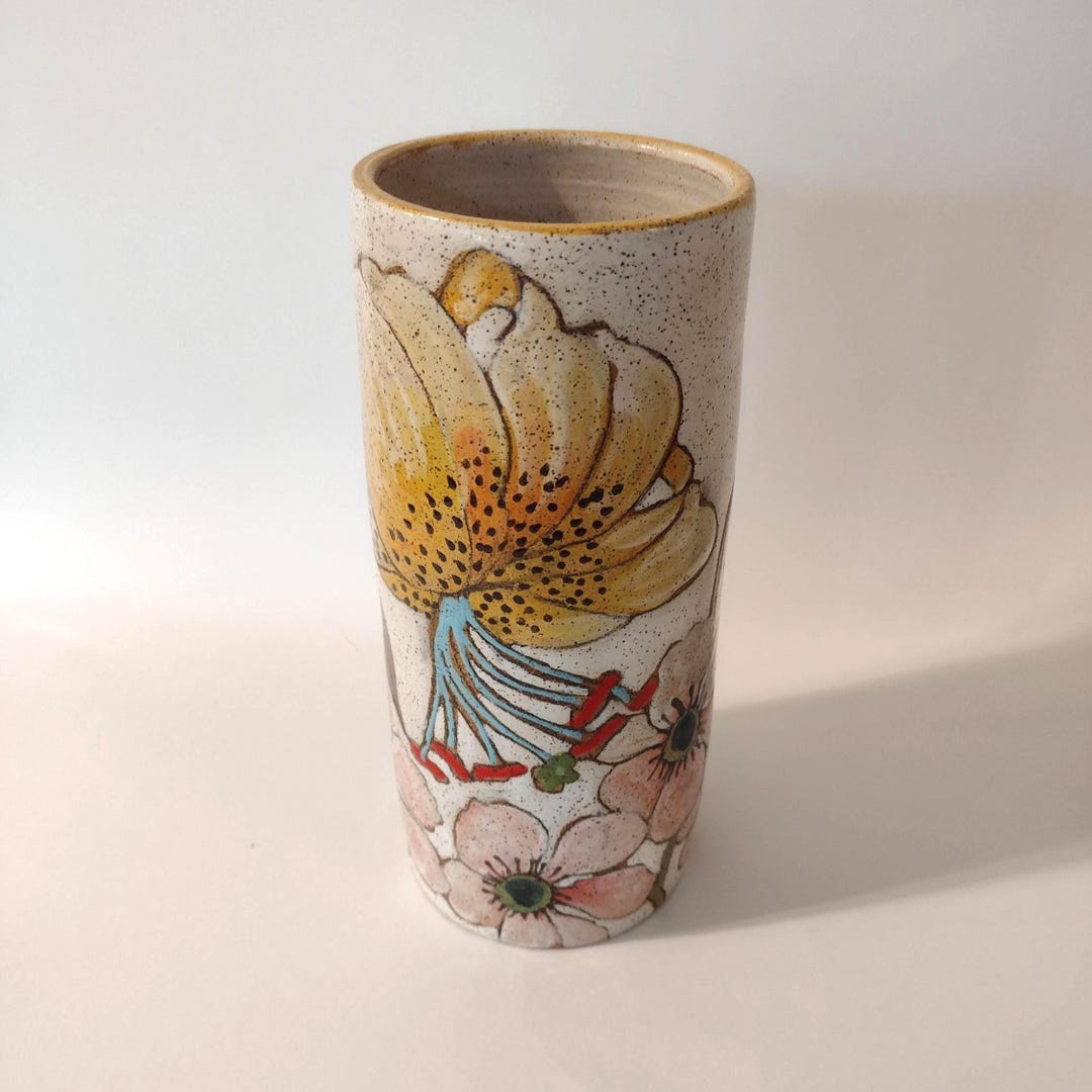 Vintage Ceramic, Hand Painted Flower Vase Signed by Artist. Size 7.5 ...