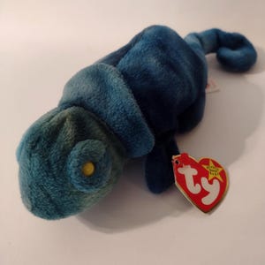 Vintage Rainbow Chameleon Blend Of Colors. TY Beanie Babies Collectors Choice. DOB October 14, 1997. Handmade In China.