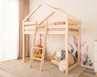 Cama infantil Montessori Loft Saja 1: muebles de estilo ático con un toque escandinavo.