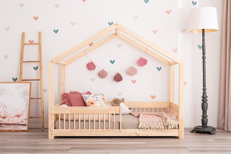 Hausbett Kinderbett mit Runde Geländer, Montessori Bodenbett, Pipit, House Bed 120x200, 140x200 Bild 1