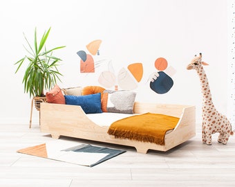 Cama Montessori – Cama infantil Luik con forma de casita de madera, madera natural, diseño escandinavo