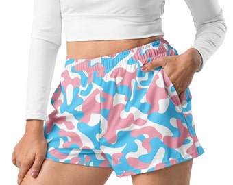 Transgender Damen Sportshorts, Trans Camouflage Sportshorts, Größen XS-3XL Trans Pride Flagge farbige Kleidung Active Outfit