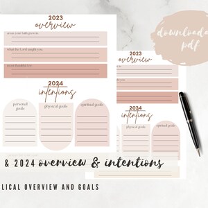 Op de afbeelding: Printbare werkblaadje met een roze en bruine kleurschema voor het stellen van doelen en intenties voor 2023 en 2024. Het werkblaadje bevat secties voor persoonlijke, fysieke en spirituele doelen. De tekst "2023 overview", "2024 intentions", en "Biblical Overview and Goals" is opgenomen op het werkblaadje.