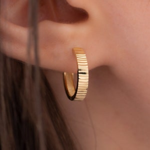 14k Solid Gold Earring, Huggie Hoop Earring, Gold Hoop Earring, Sparkle Hoop Earring, Everyday Earring, Small Hoop, Gift for Her, Minimalist