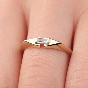 Minimal Signet Ring, 14k Solid Gold Ring, Baguette Ring, Baguette Signet, Old Fashioned, Dainty Ring for Women, Elegant, Anniversary Gift