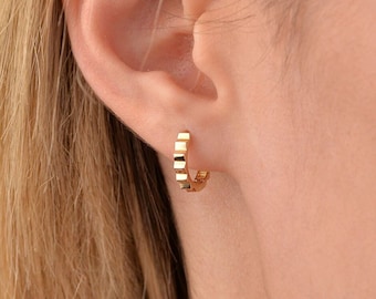 Gold Huggie Hoop Earring, 14k Solid Gold Earring, Dome Hoop Earring, Gift for Her, Everyday Earring, Tiny Hoop Earring, Anniversary Gift