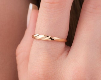 14k Solid Gold Twist Band Ring, Minimalist Wave Ring, Dainty Stackable Curve Ring, Half Eternity Wedding Band, Gift for Her, Christmas Gift