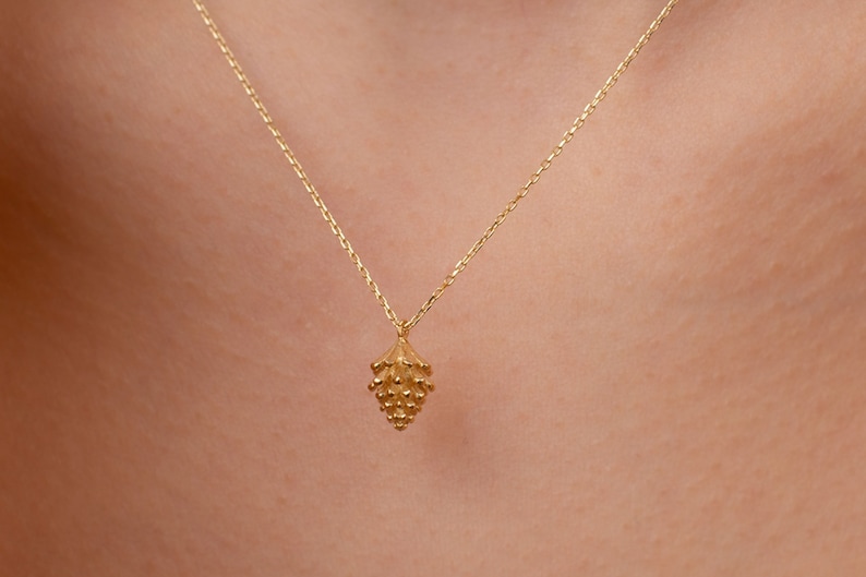 Collar de piña de oro macizo de 14 k, colgante de piña, amuleto de otoño, joyería de invierno, regalo para amantes de la naturaleza, bonito, minimalista, regalo de Navidad imagen 1