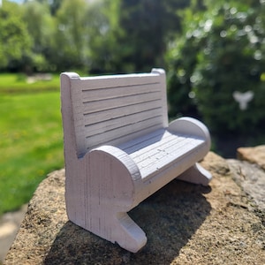 Süße kleine Gartenbank aus Beton - Deko für Indoor und Outdoor