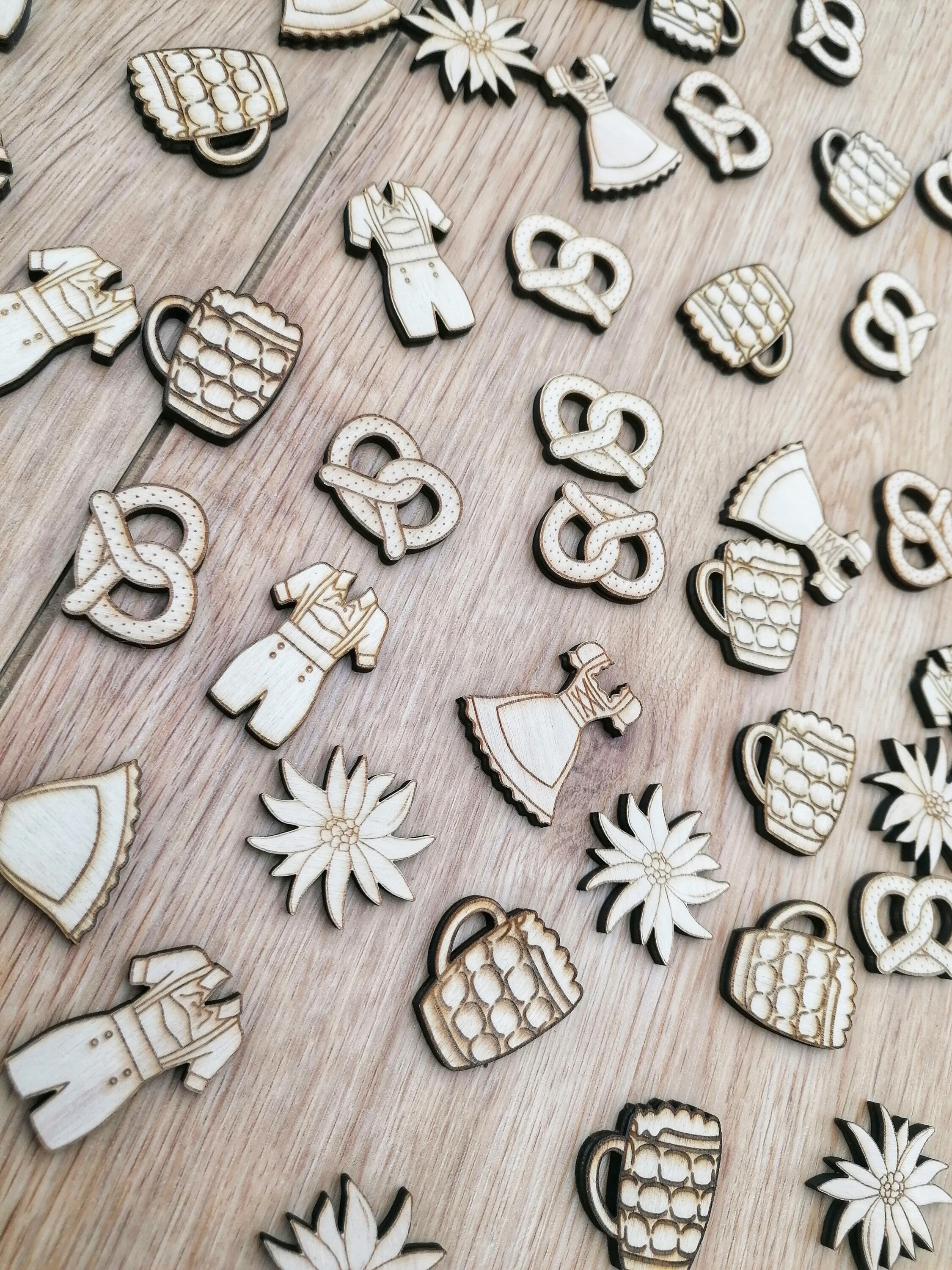 50 Stück Oktoberfest Streudeko Aus Holz - Bayerische Motive Für Wiesn Party