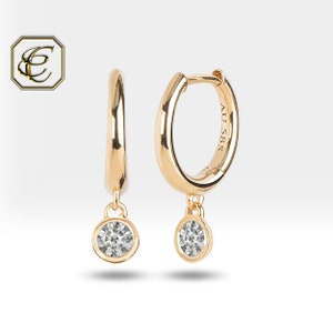 Pendientes de aro de diamantes colgantes / Ajuste de bisel Diamante de 0,25 ct con pendientes Huggie de oro macizo de 14K Regalo para ella / Joyería fina por Chelebi