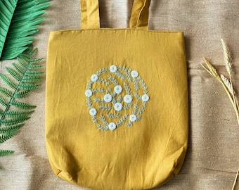Daisy Wreath Canvas Bag, Hand Embroidered Bag, Cute Market Bag, Eco Friendly Grocery Bag, Aesthetic Bag, Handmade Tote Bag