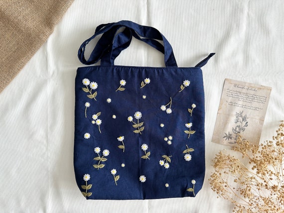 Hand Embroidered Daisy Linen Bag Cute Small Daisies Embroidery Market Bag Eco Friendly Grocery Bag Aesthetic Bag Handmade Tote Bag