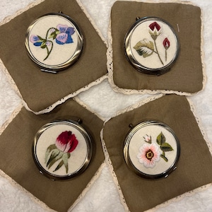Floral Embroidered Compact Mirror, Vintage Makeup Mirror, Gift For Her, Aesthetic Bridesmaid Gift, Bridesmaid Compact Mirror, Collection 4