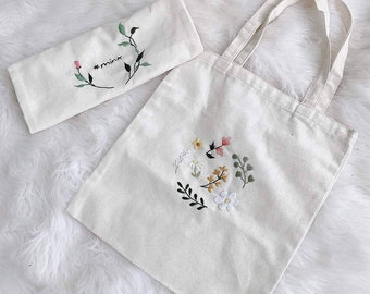 Hand Embroidered Flower Linen Bag, Cute Small Daisies Embroidery Market Bag, Eco Friendly Grocery Bag, Aesthetic Bag, Handmade Tote Bag