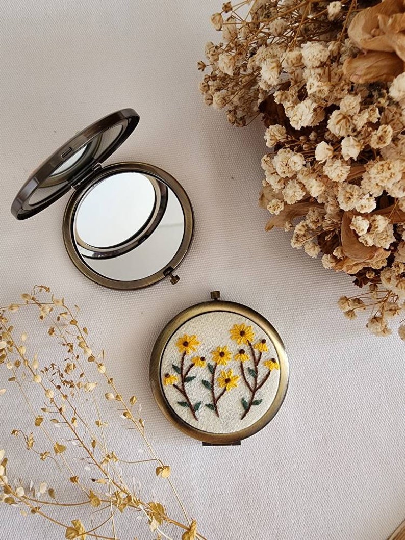 Floral Embroidered Compact Mirror, Vintage Makeup Mirror, Gift For Her, Aesthetic Bridesmaid Gift, Bridesmaid Compact Mirror, Collection 1 3. Yellow daisies