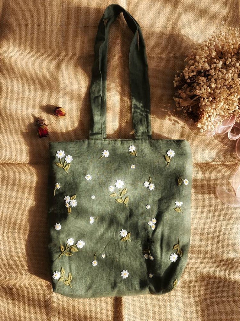 Hand Embroidered Daisy Linen Bag, Cute Small Daisies Embroidery Market Bag, Eco Friendly Grocery Bag, Aesthetic Bag, Handmade Tote Bag image 2