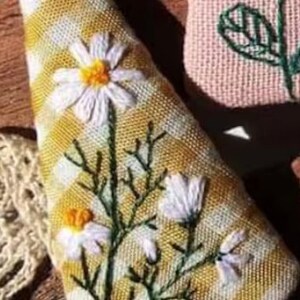 Daisy Bee bestickte Haarspangen für Frauen Mädchen, bestickte Haarspange, Blumen-Druckknöpfe, handgemachte Haarspange, Geschenk für Sie 1.Daisy Branch