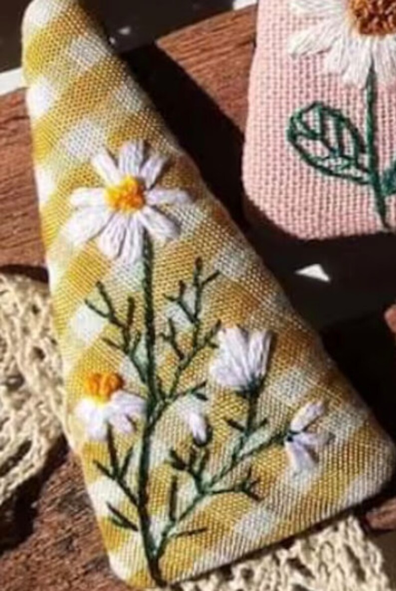 Daisy Bee bestickte Haarspangen für Frauen Mädchen, bestickte Haarspange, Blumen-Druckknöpfe, handgemachte Haarspange, Geschenk für Sie 1.Daisy Branch