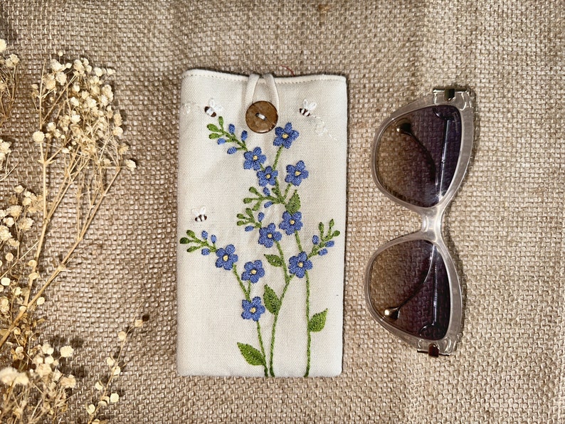 Flower Embroidered Glasses Case, Soft Linen Padded Eyeglasses Sleeve, Cute Floral Sunglasses Pouch 2.Ivory-Blue Flower