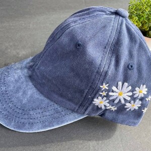 Flower Embroidered Baseball Cap – Unisex Floral Embroidered Cap Adjustable & Breathable - View #7