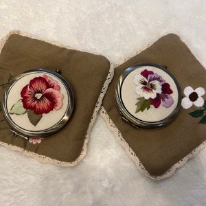 Floral Embroidered Compact Mirror, Vintage Makeup Mirror, Gift For Her, Aesthetic Bridesmaid Gift, Bridesmaid Compact Mirror, Collection 6