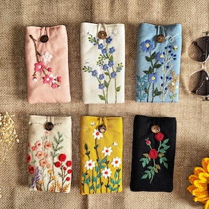 Flower Embroidered Glasses Case, Soft Linen Padded Eyeglasses Sleeve, Cute Floral Sunglasses Pouch