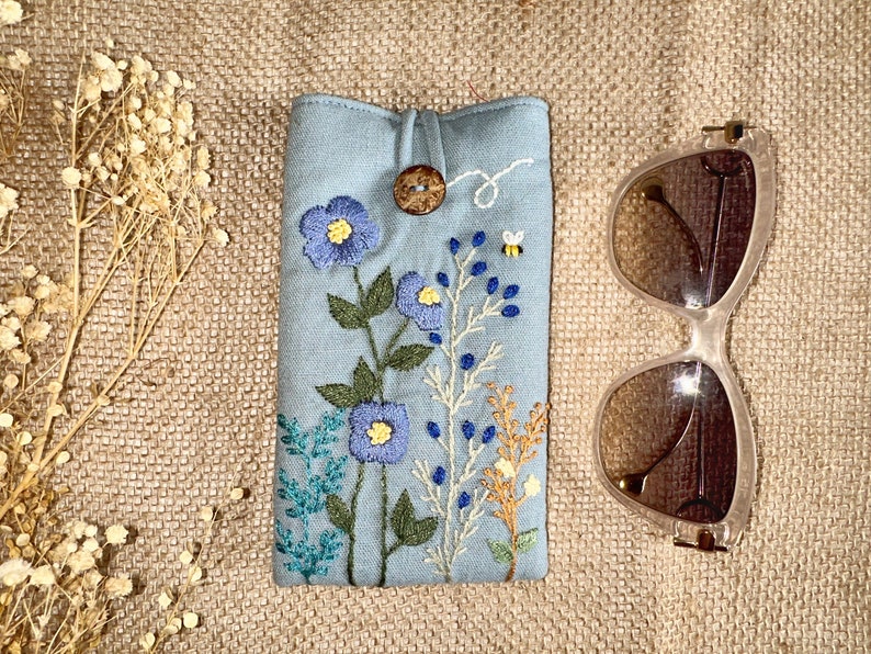 Flower Embroidered Glasses Case, Soft Linen Padded Eyeglasses Sleeve, Cute Floral Sunglasses Pouch 3.Blue-Flower Garden