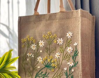 Floral Daisy Garden Jute Bag, Hand Embroidered Bag, Cute Market Bag, Eco Friendly Grocery Bag, Aesthetic Bag, Handmade Tote Bag