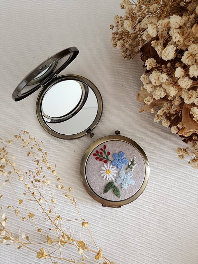 Floral Embroidered Compact Mirror, Vintage Makeup Mirror, Gift For Her, Aesthetic Bridesmaid Gift, Bridesmaid Compact Mirror, Collection 1 1. Three flowers