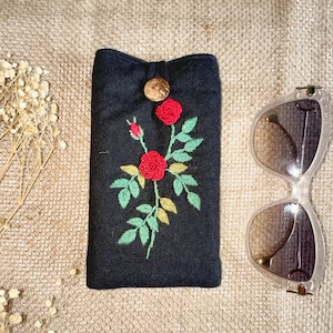 Flower Embroidered Glasses Case, Soft Linen Padded Eyeglasses Sleeve, Cute Floral Sunglasses Pouch 6.Black-Roses