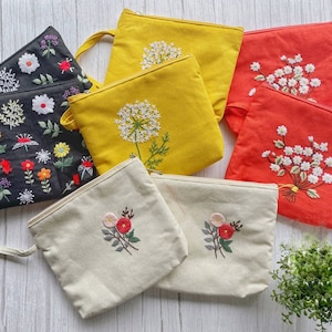 Flower Embroidered Make Up Pouch, Floral Cosmetics Bag For Purse, Assthetic Eco-friendly Small Bag, Cute Pencil Pouch