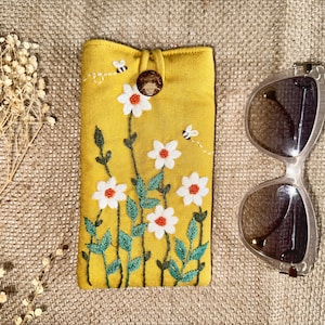 Flower Embroidered Glasses Case, Soft Linen Padded Eyeglasses Sleeve, Cute Floral Sunglasses Pouch 5.Yellow-DaisyGarden